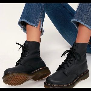 DOC MARTENS 1460 WOMEN'S PASCAL VIRGINIA BOOTS